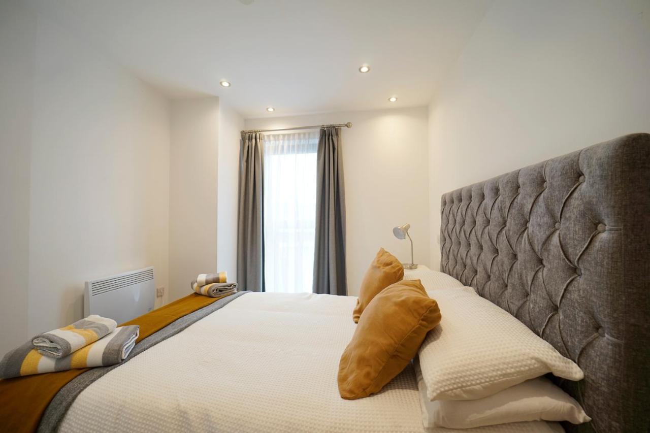 Modern 2 Bed Apartment With Juliet Balcony - Dhb Stays Leeds  Exterior photo